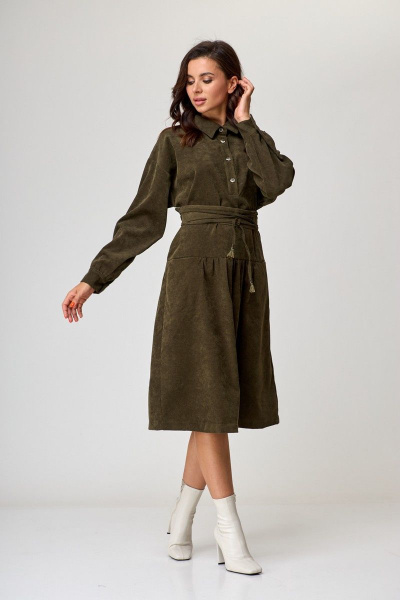 Платье с воланом, поясом и длинным рукавом из вельвета Anelli 1169 оливковый_хаки - фото 2