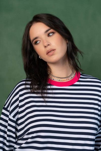 Джемпер-борд из трикотажа с полоской и спущенной линией плеча JRSy 2124 сине-белая_полоса/фуксия - фото 2