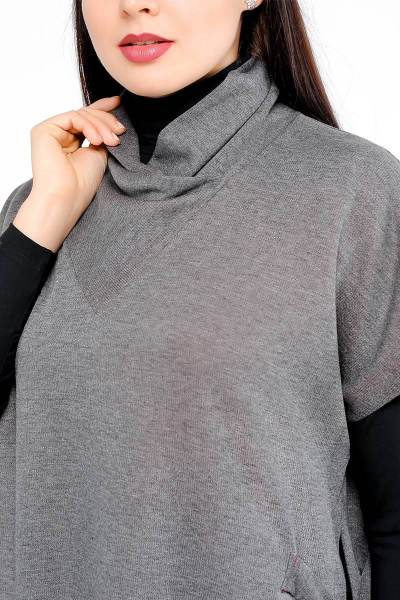 Туника свободного силуэта с воротником-хомутом из трикотажа La rouge 90172 графит - фото 5