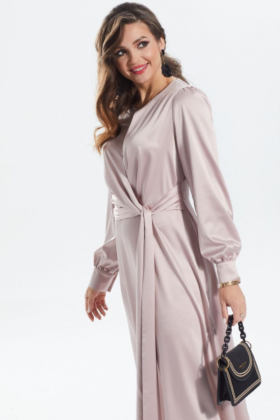 Приталенное платье с асимметричной полочкой и декоративным поясом MALI 422-084 пудра - фото 4