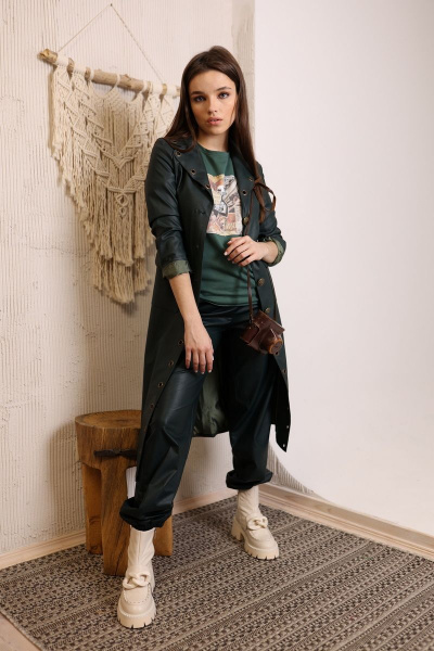 Зеленые брюки из эко-кожи с резинкой и карманами AMORI 5158 изумруд - фото 3