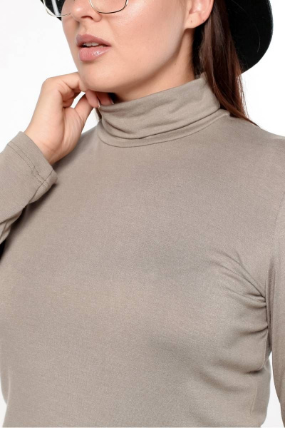 Водолазка полуприлегающего силуэта из трикотажа с воротом La rouge 3892 оливково-серый - фото 6