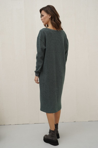 Длинное трикотажное платье с V-образным вырезом Fantazia Mod 4333 - фото 4