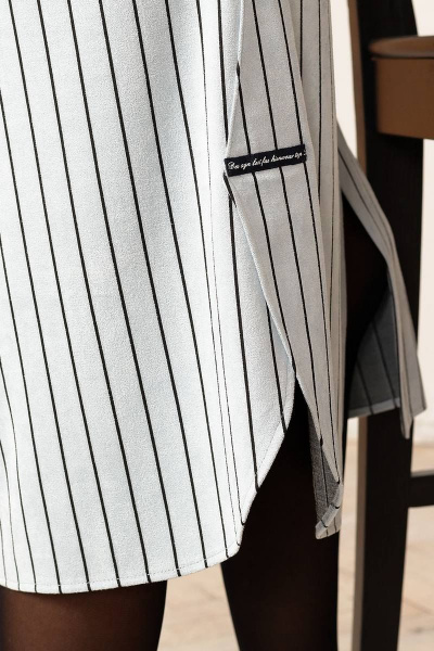 Платье прямого силуэта с асимметричными кокетками Соджи 561 голубой - фото 10