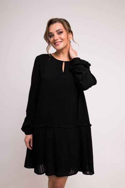 Демисезонное платье с декоративными вытачками SandyNa 130109 черный - фото 13