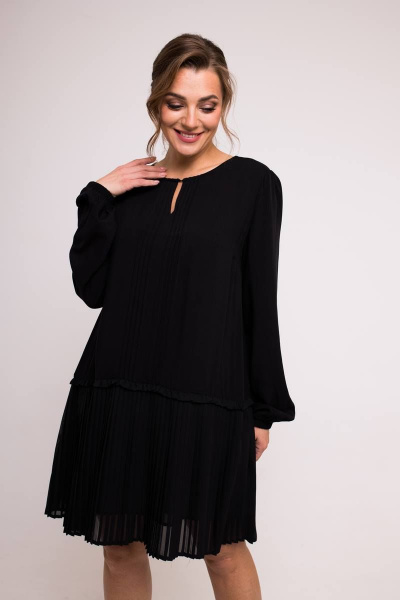 Демисезонное платье с декоративными вытачками SandyNa 130109 черный - фото 5