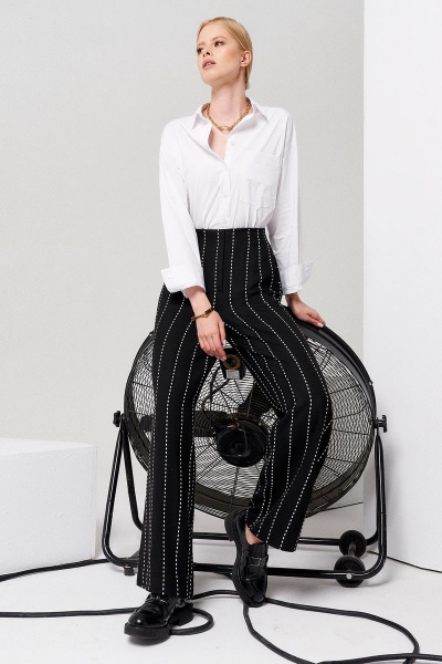 Женские брюки в полоску из трикотажа для стильных летних образов Панда 123060w черный - фото 1