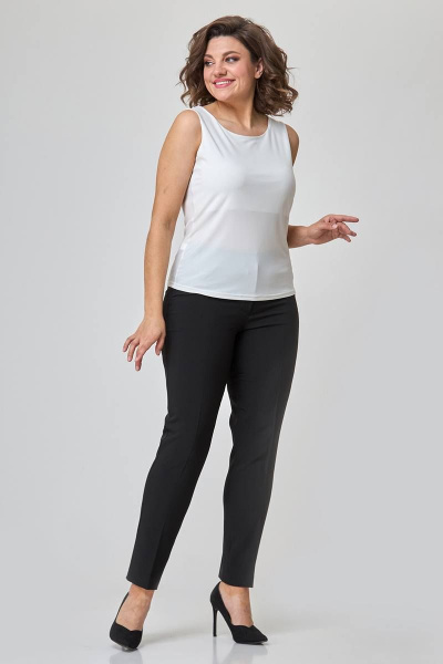 Летняя белая майка из текстиля с классическим кроем и высокой эластичностью Zlata 4400/1 - фото 1