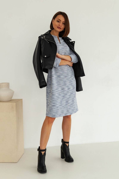 Дизайнерское платье-кокон из жакардовой ткани с V-вырезом ARTiMODA 322-19 серо-голубой - фото 9