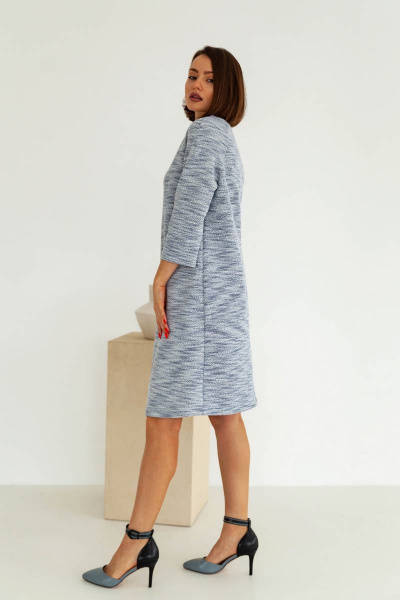 Дизайнерское платье-кокон из жакардовой ткани с V-вырезом ARTiMODA 322-19 серо-голубой - фото 7