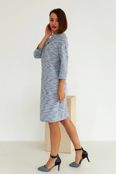 Дизайнерское платье-кокон из жакардовой ткани с V-вырезом ARTiMODA 322-19 серо-голубой - фото 6