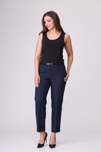 Брюки БелЭльСтиль 586-1 04 22 черно-синяя клетка - фото 6