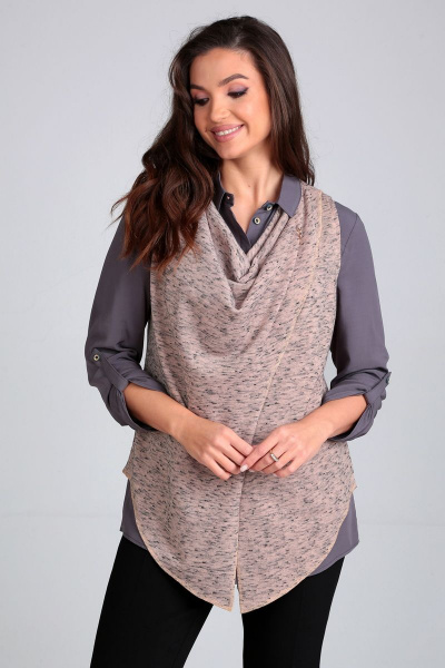 Безрукавка из текстиля с элегантной посадкой и подарочной брошью Таир-Гранд 62300 беж - фото 1