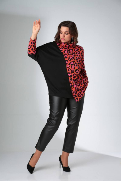 Демисезонный комплект из трикотажных и эко-кожаных брюк LadisLine 1420 розовый_лео+черный - фото 4