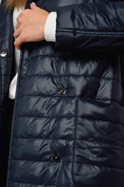 Стеганое пальто свободного силуэта с английским воротником Femme & Devur 70444 1.36F(170) - фото 5