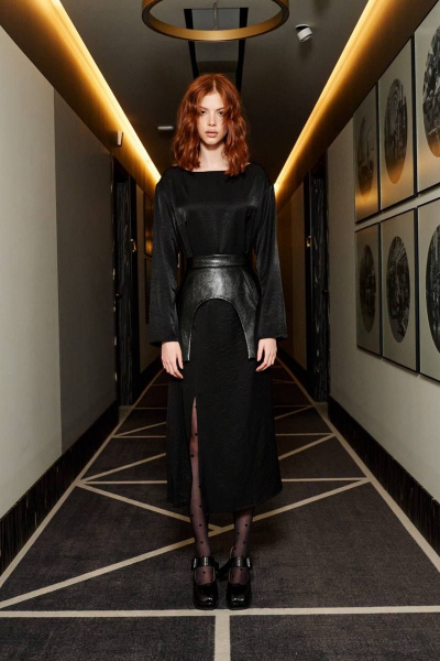 Элегантное платье с декоративными подрезами и разрезом MilMil 1077 Марсель - фото 3