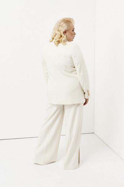 Двубортный жакет из текстиля с прорезными карманами для офиса Ketty К-03430 молочный - фото 6