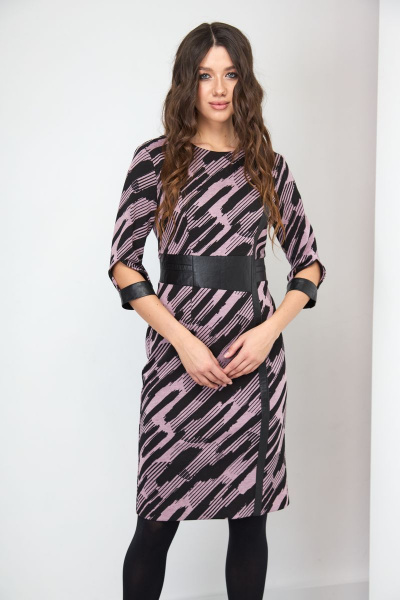 Платье с асимметричным поясом и открытым разрезом Ларс Стиль 748 - фото 1